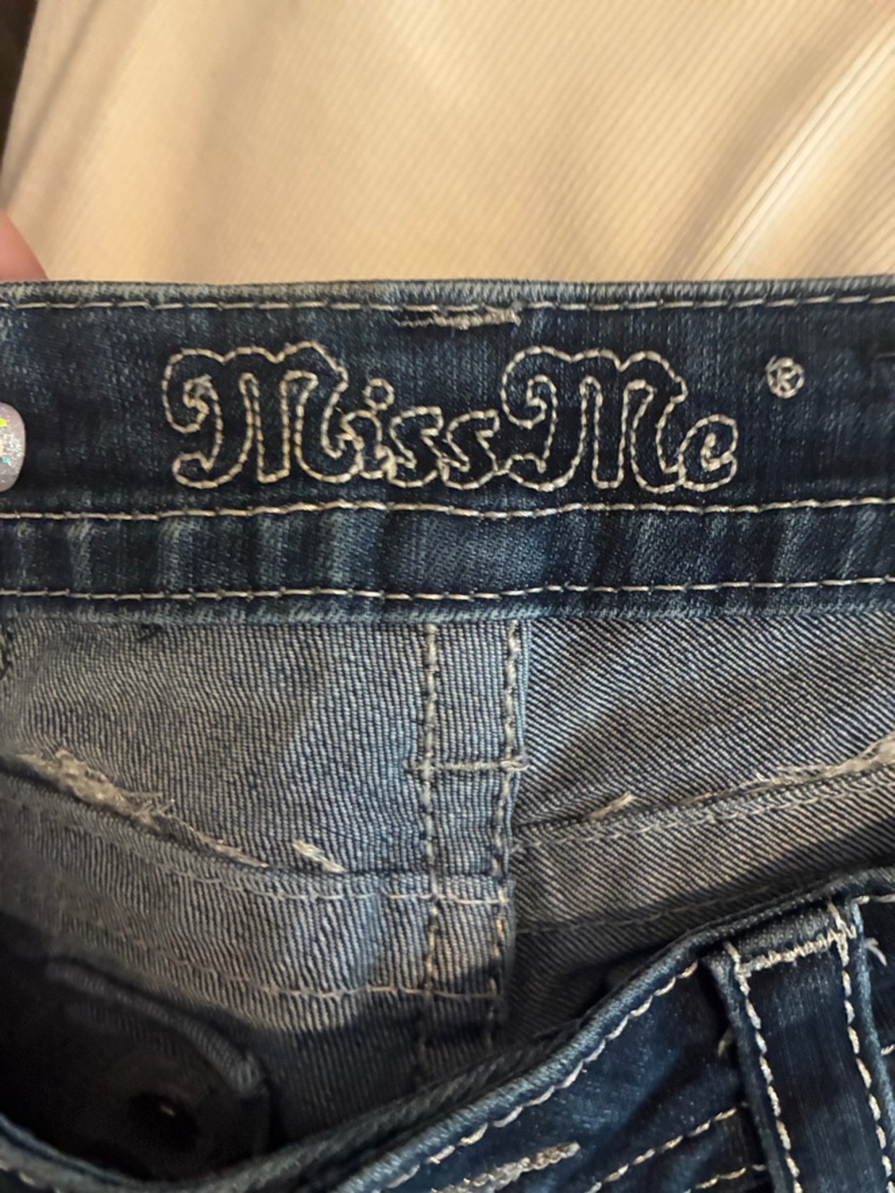Miss Me signature Bootcut Jeans with embroidery and rhinestones - Picture 11 of 14